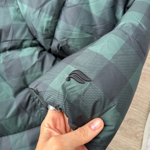 Fabletics Essential Puffer checkered winter coat - Picture 7 of 7